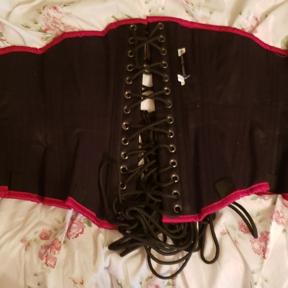 TIMELESS TRENDS CORSET - Picture 4 of 5